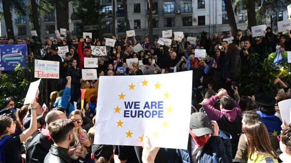 Митингов не будет! В парламенте Грузии провалили скандальный закон – видео