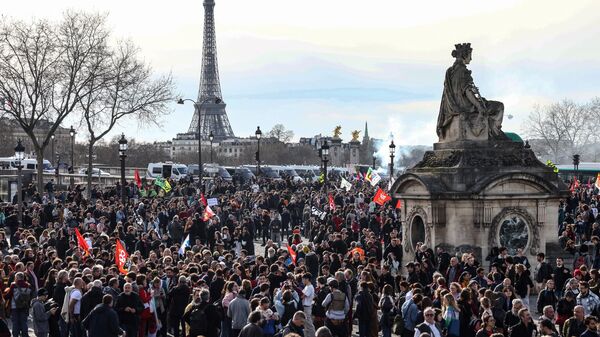 Акция протеста во Франции - Sputnik Грузия