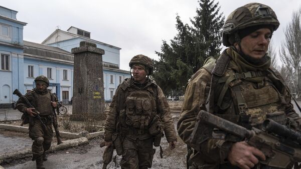 Украинские военнослужащие в городе Часов Яр под Артемовском. Архивное фото - Sputnik Грузия