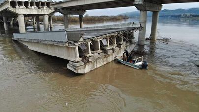 Рухнувший мост на участке трассы Самтредиа-Григолети