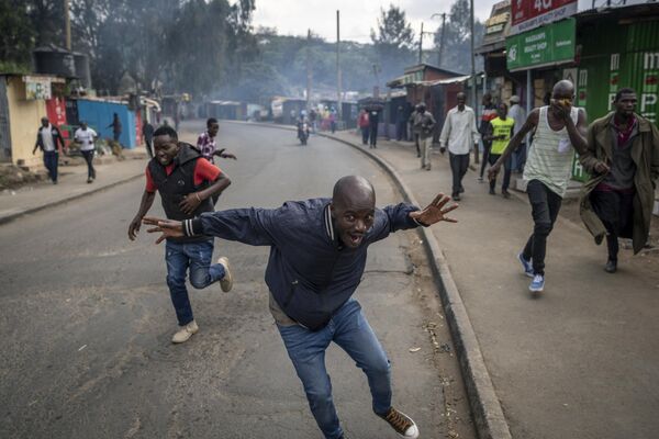 В понедельник в Кении произошли столкновения между демонстрантами и полицией во время акций протеста против роста цен - Sputnik Грузия