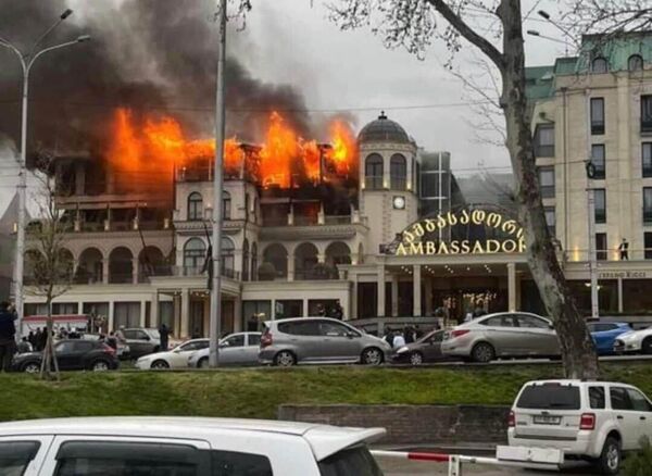 В случае, если бы пожарные опоздали, весь отель могло бы охватить пламя. - Sputnik Грузия