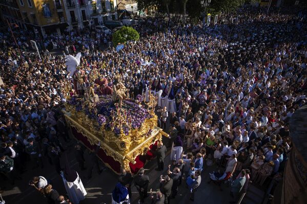 По всей стране проходят грандиозные и масштабные зрелища. - Sputnik Грузия