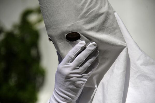 Эти одеяния предназначены для того, чтобы скрывать кающихся грешников от посторонних глаз. - Sputnik Грузия