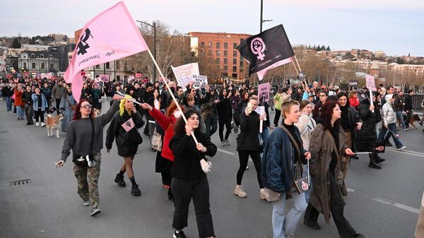 Марш солидарности с женщинами в столице Грузии - Sputnik Грузия