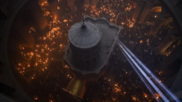 Благодатный огонь сошел в Иерусалиме - Sputnik Грузия