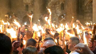 В храме Гроба Господня в Иерусалиме сошел Благодатный огонь