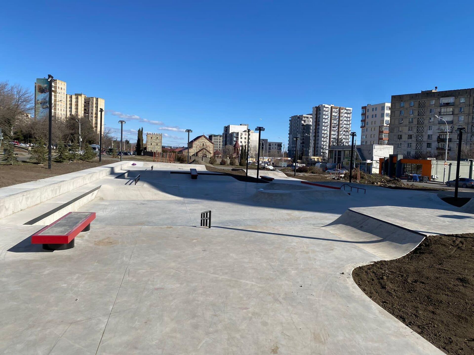 Строительство скейтпарка завершилось в Самгорском районе Тбилиси  - Sputnik საქართველო, 1920, 03.05.2023