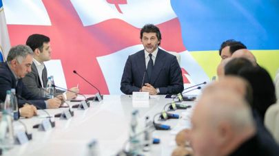 Мэр Тбилиси Каха Каладзе на заседании столичного муниципалитета 