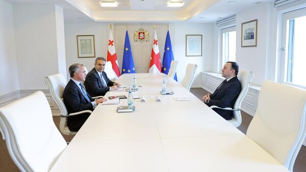 Ираклий Гарибашвили встретился с главой миссии МВФ Джеймсом Джоном - Sputnik Грузия
