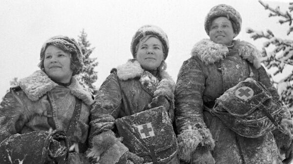 Девушки-санитарки во время Великой Отечественной войны - Sputnik Грузия