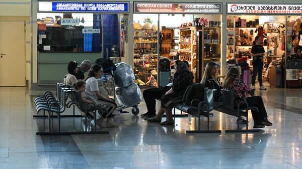 Зал ожидания в тбилисском аэропорту. Терминал отлета - Sputnik Грузия