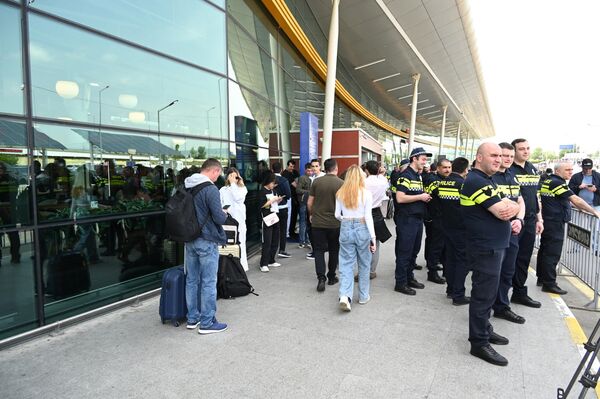 С 19 мая в аэропорту дежурят усиленные наряды полиции.  - Sputnik Грузия