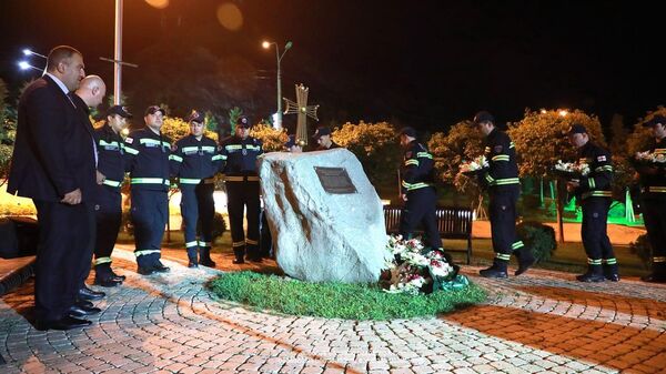 Восемь лет после тбилисского наводнения - грузинские спасатели почтили память жертв - Sputnik Грузия