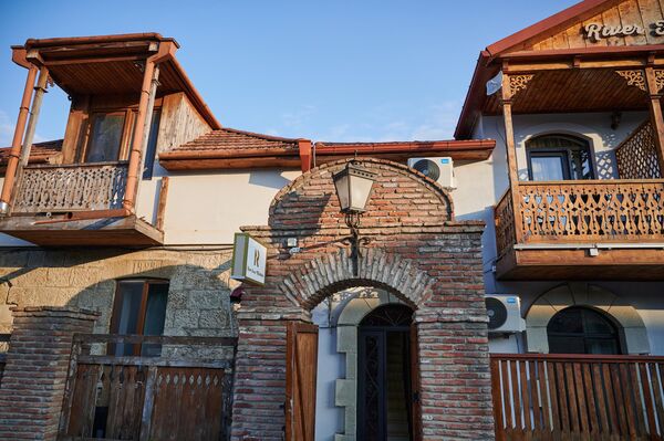 ქალაქის ცენტრში სახლებს რეონსტრუქცია ჩაუტარდა ქალაქის ცენტრში სახლებს რეონსტრუქცია ჩაუტარდა - Sputnik საქართველო