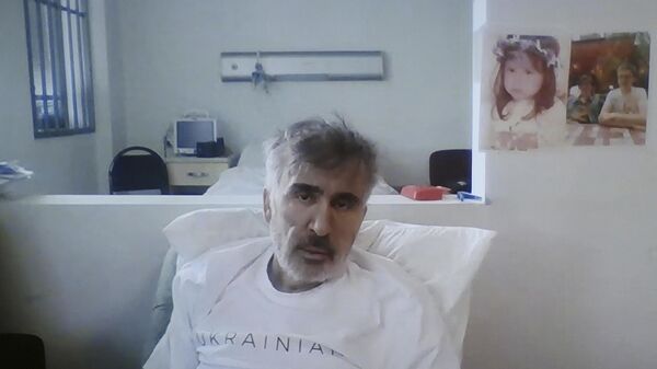 Михаил Саакашвили в больнице под арестом - Sputnik Грузия