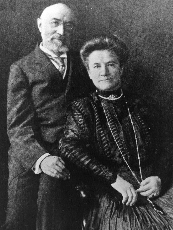 Исидор и Ида Штраус, пассажиры первого класса, погибшие на Титанике. Их праправнучка Венди Раш – директор по связям с общественностью OceanGate. - Sputnik Грузия