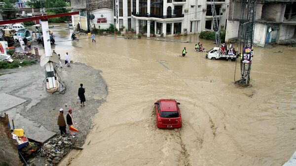 Затопленные улицы во время наводнения в Пакистане  - Sputnik Грузия
