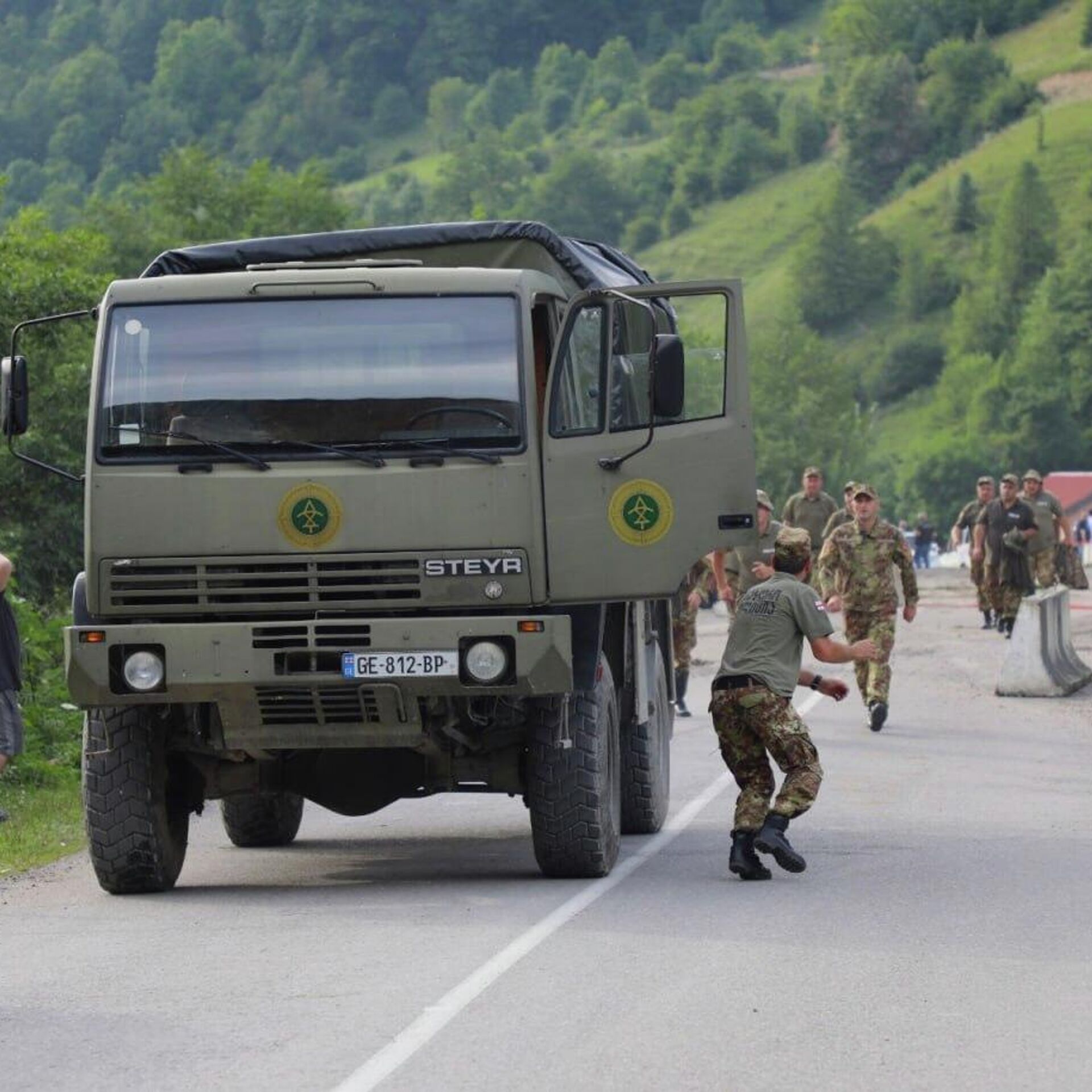 Военные подключатся к спасательной операции на курорте в горах Грузии –  премьер - 04.08.2023, Sputnik Грузия