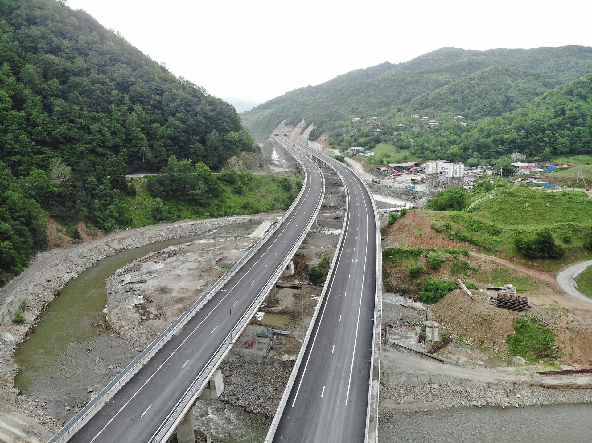 Строительство новой автомагистрали через Рикотский перевал в Грузии - Sputnik საქართველო, 1920, 15.08.2023
