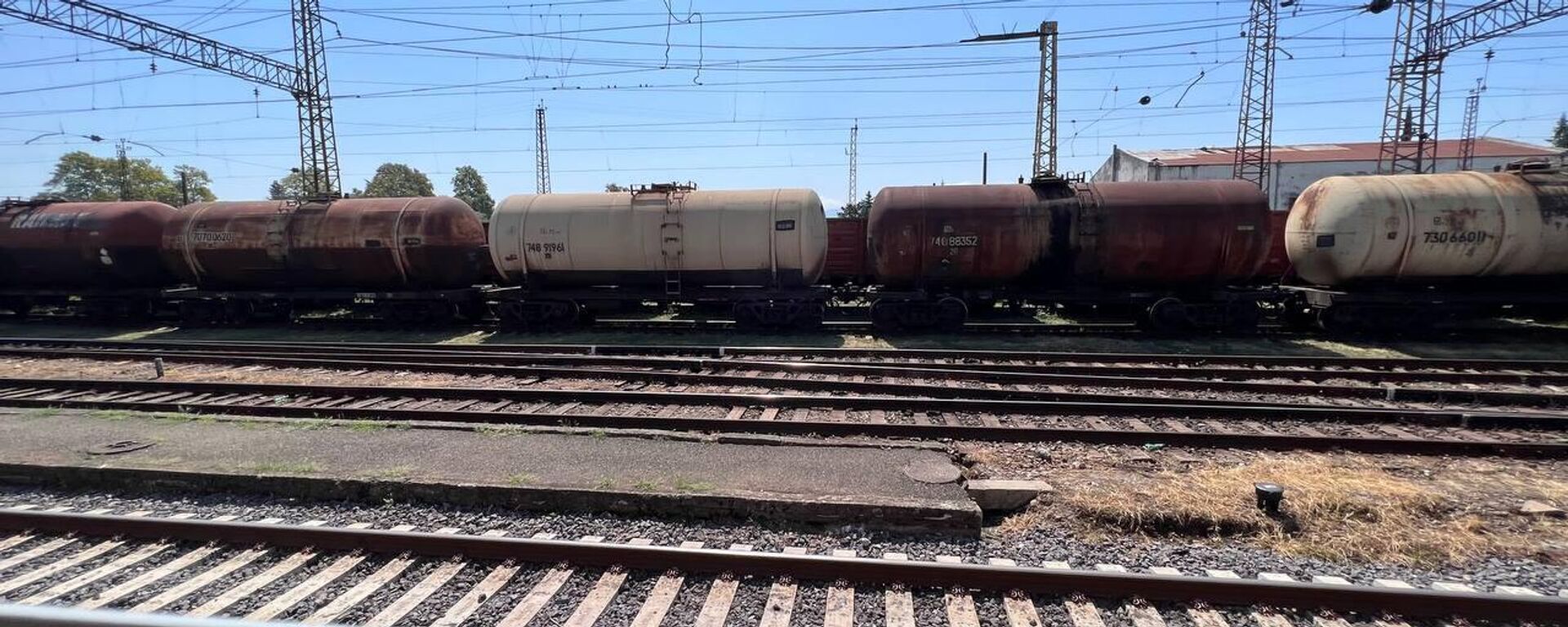 Железная дорога. Железнодорожная станция в Самтредиа. Грузовые составы - Sputnik Грузия, 1920, 18.12.2025