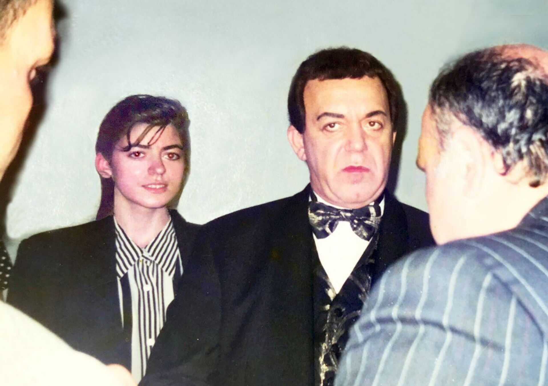 Певец Иосиф Кобзон и журналистка Миранда Оганезова, 1997 год - Sputnik Грузия, 1920, 30.08.2023
