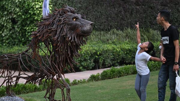 Скульптура национального животного Великобритании льва в Индии - Sputnik Грузия