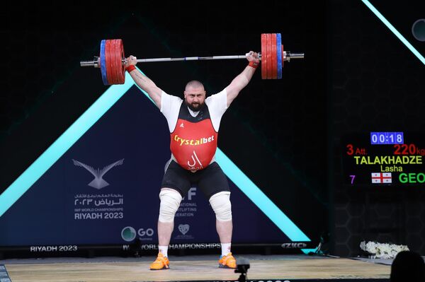 Грузинский тяжелоатлет Лаша Талахадзе. - Sputnik Грузия