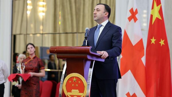 Ираклий Гарибашвили поздравил посла Китая с 75летием возникновения Китайской народной республики - Sputnik Грузия