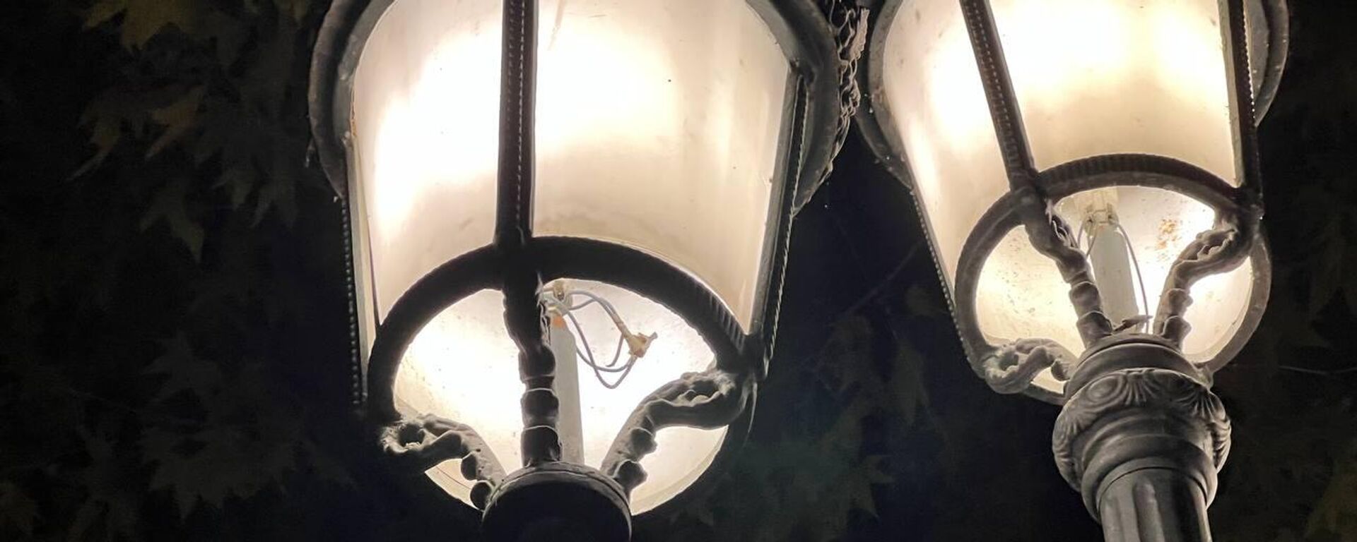 Фонари . Уличное освещение  - Sputnik Грузия, 1920, 30.03.2026