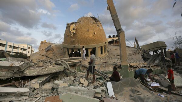 Разрушенная мечеть в секторе Газа после бомбардировки со стороны Израиля - Sputnik Грузия