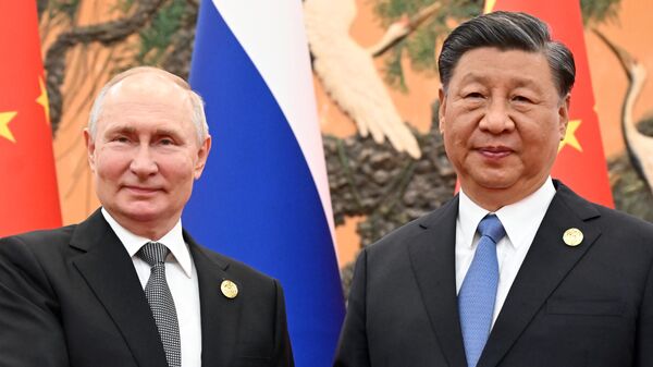 Визит президента РФ В. Путина в Китай для участия в мероприятиях третьего Международного форума Один пояс, один путь. День второй - Sputnik Грузия