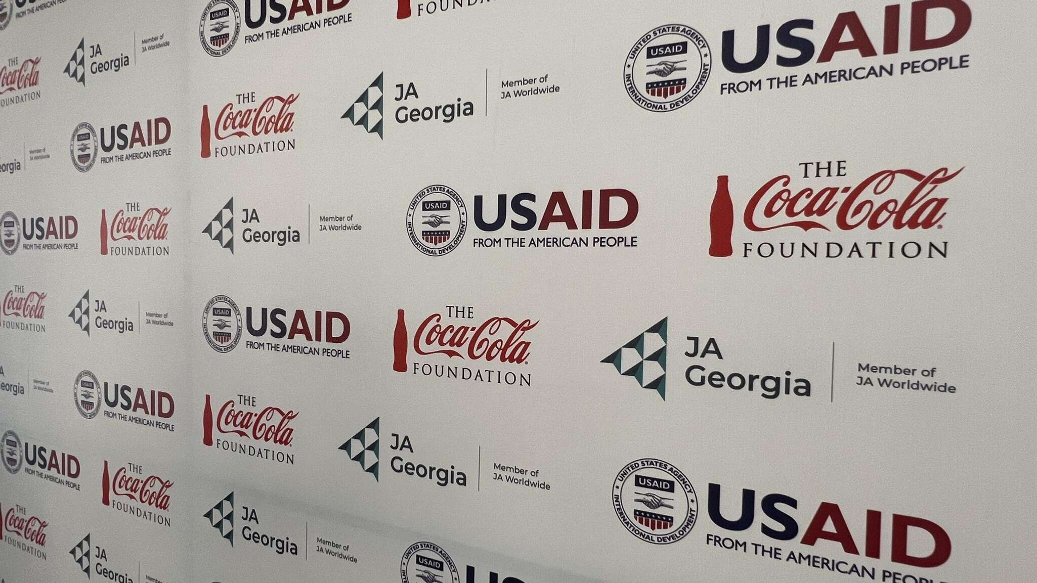 Это скандал! – «Грузинская мечта» ставит под сомнение деятельность USAID в Грузии