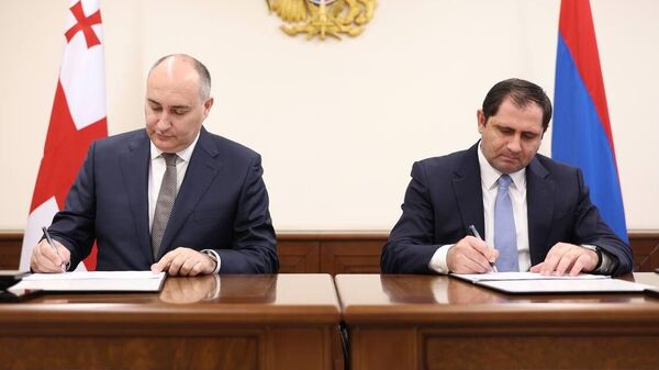 Встреча министров обороны Армении и Грузии Сурена Папикяна и Джуаншера Бурчуладзе (17 ноября 2023). Еревaн - Sputnik Грузия