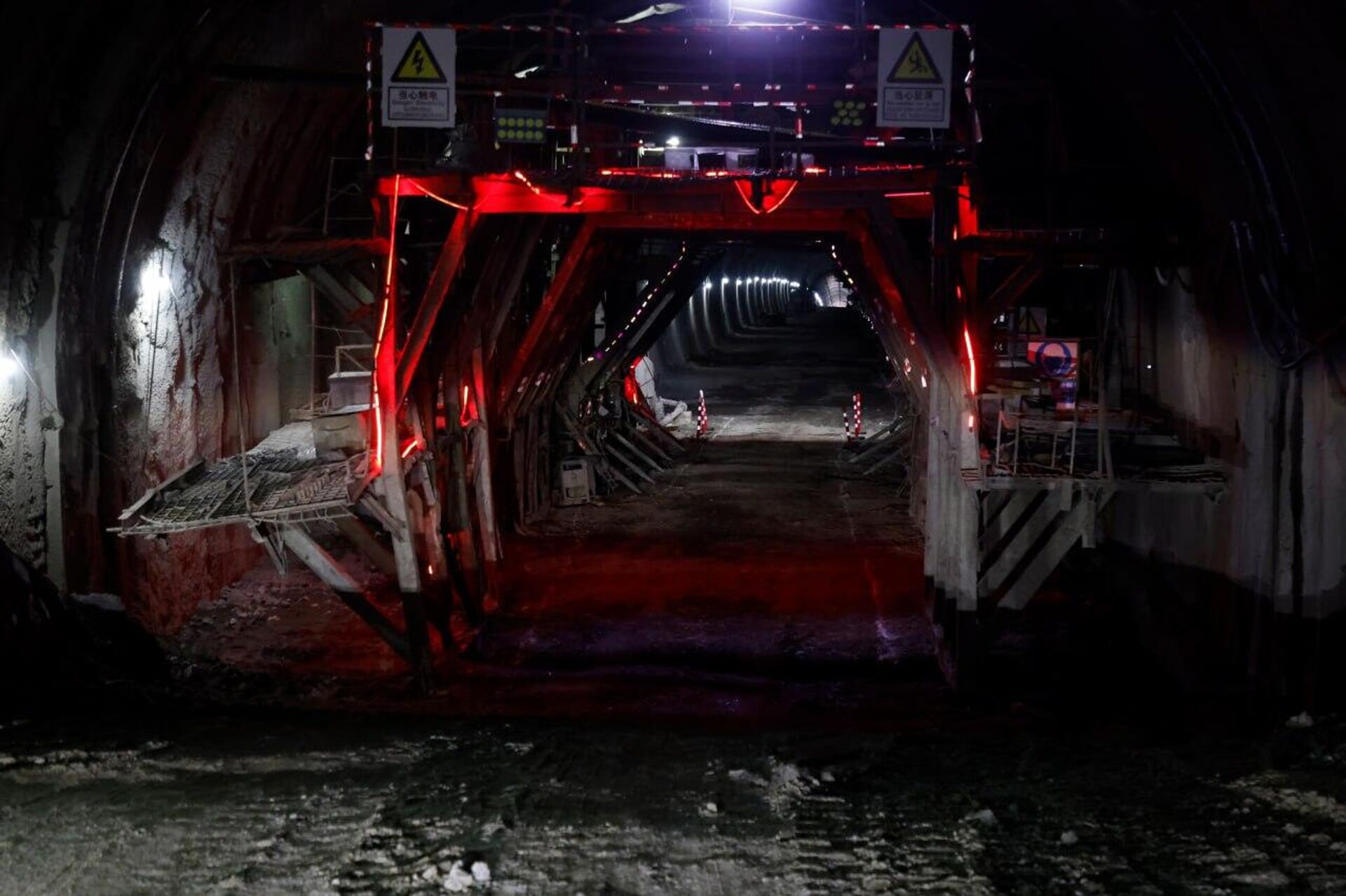 Пробит новый тоннель на участке Чумателети-Хеви через перевал Рикоти - Sputnik Грузия, 1920, 22.11.2023