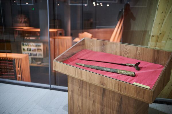 Среди экспонатов музея есть и различное оружие, и военная амуниция в основном средних веков. - Sputnik Грузия