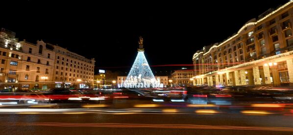 Площадь Свободы в центре Тбилиси станет одной из главных площадок празднования Нового года в столице Грузии. - Sputnik Грузия