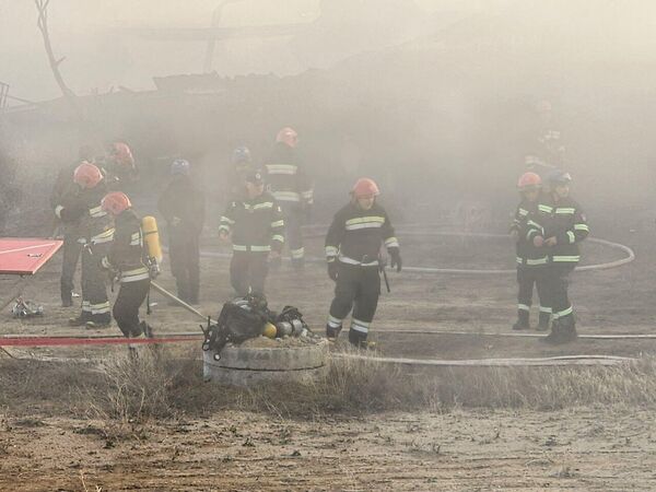 Пожарные приняли все меры, чтобы не дать огню распространится.  - Sputnik Грузия