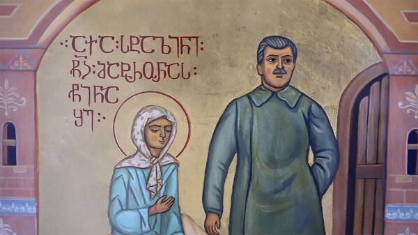 В Грузии на иконе в главном храме заметили Сталина - видео - Sputnik Грузия