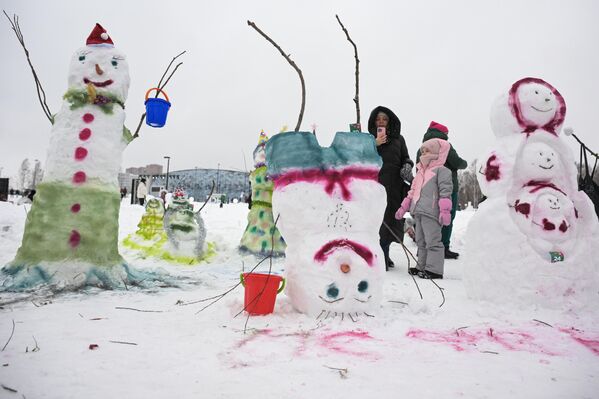 თოვლის ქალები პარკ „არენაში“ ნოვოსიბირსკში - Sputnik საქართველო