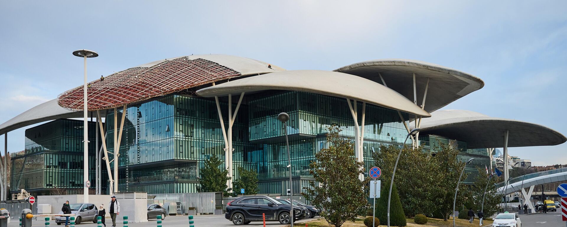 Ремонт крыши Дома Юстиции - Sputnik Грузия, 1920, 27.03.2026