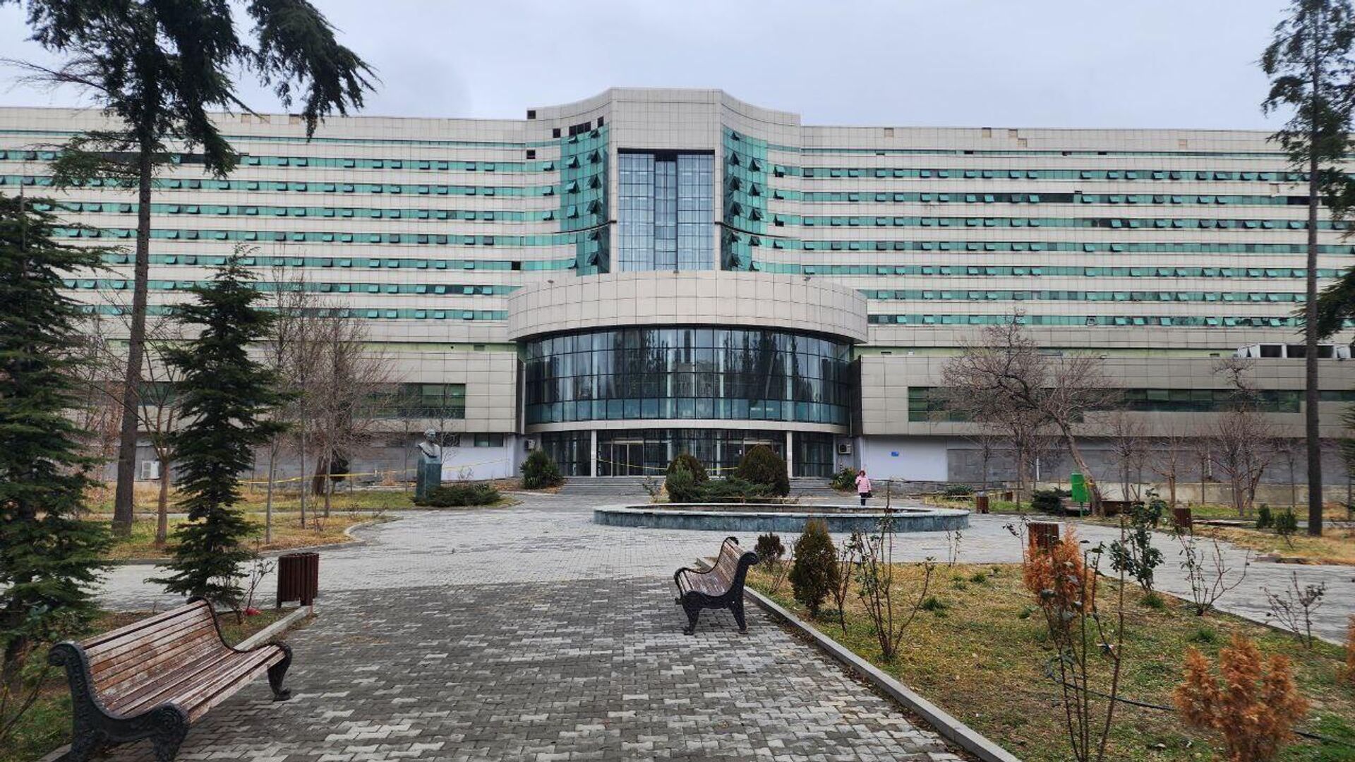 რესპუბლიკური საავადმყოფოს შენობა - Sputnik საქართველო, 1920, 25.01.2024