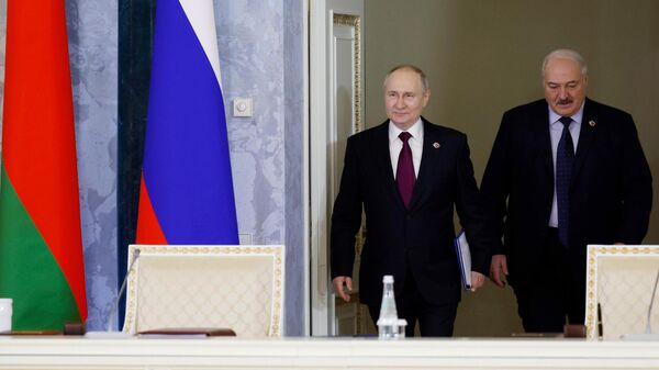 Путин и Лукашенко провели двустороннюю встречу в Санкт-Петербурге - видео - Sputnik Грузия