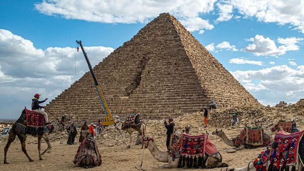 Облицовка гранитом пирамиды Менкаура в Египте - Sputnik Грузия