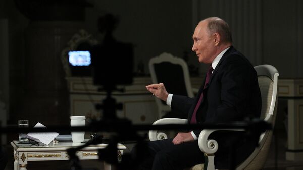 Президент РФ Владимир Путин дал интервью американскому журналисту Такеру Карлсону - Sputnik Грузия