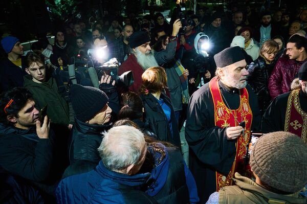 Представители Грузинской церкви, несколько священников, выступили организаторами этого протеста.  - Sputnik Грузия