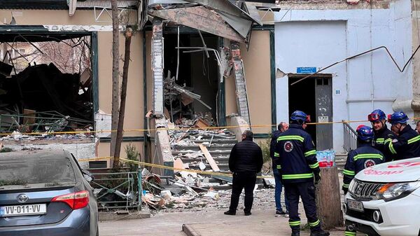 В Тбилиси в жилом доме взорвался газ – видео с места ЧП - Sputnik Грузия