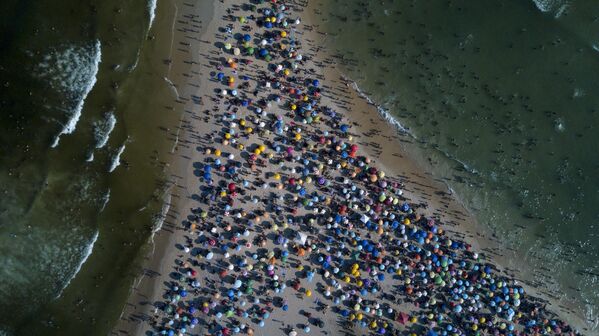Пляж Рекрейо-дос-Бандейрантес в Рио-де-Жанейро. - Sputnik Грузия