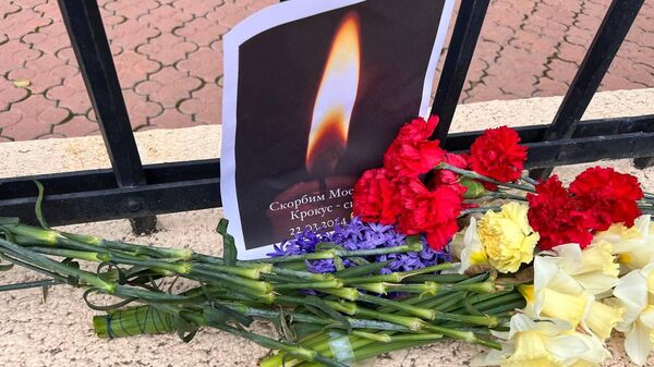 В столице Грузии почтили память погибших во время теракта в Крокус Сити Холле - Sputnik Грузия