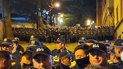 Спецназ и полиция у парламента Грузии во время акции протеста оппозиции